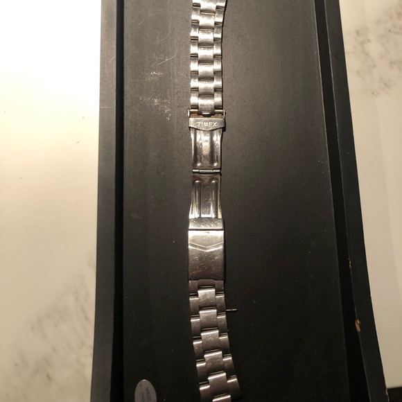 Timex chronograph wr 50m watch.  Model sr927 cell. Men’s watch w/stainless back - Picture 7 of 9